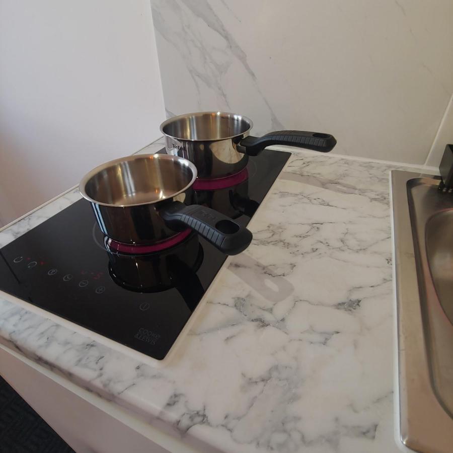Self Contained, Double Bed Studio, Private Kitchen, Private Bath, Walking Distance To Harry Potter Watford  Esterno foto