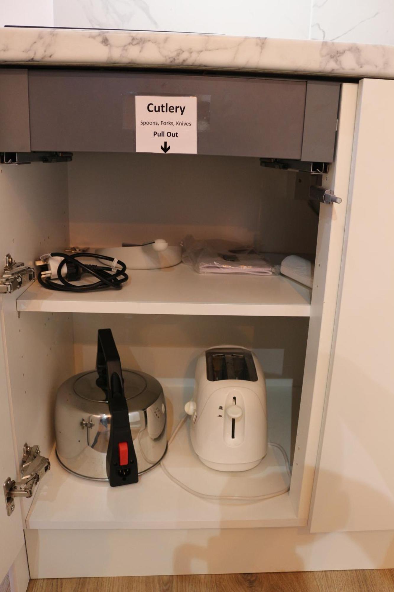 Self Contained, Double Bed Studio, Private Kitchen, Private Bath, Walking Distance To Harry Potter Watford  Esterno foto