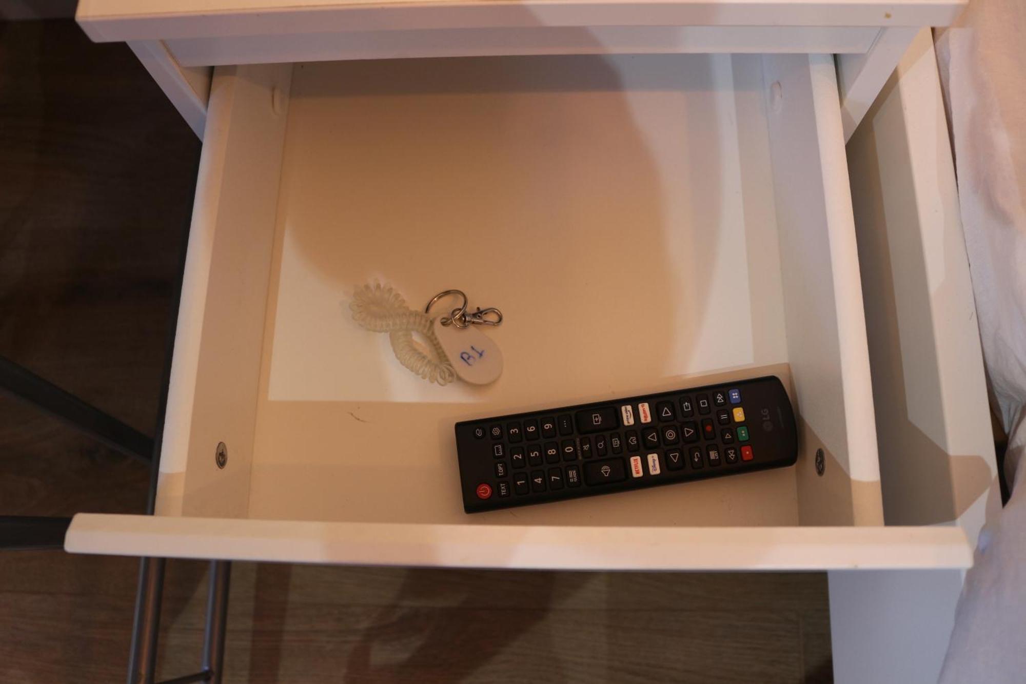 Self Contained, Double Bed Studio, Private Kitchen, Private Bath, Walking Distance To Harry Potter Watford  Esterno foto